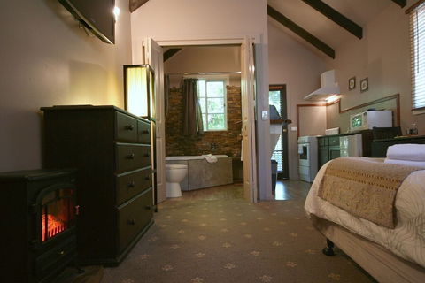 Lotus Lodges - Accommodation Port Macquarie 4