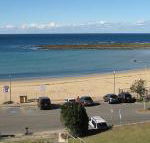 Toowoon Beach View 3br Villa 4 just steps to beach with views - Accommodation Port Macquarie