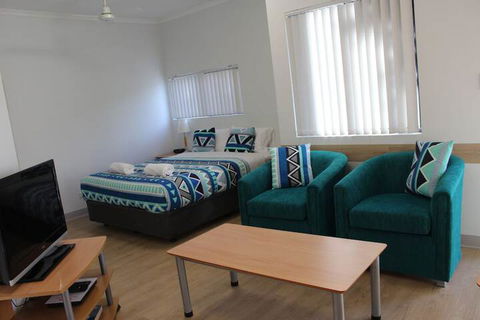 Mandurah Ocean Marina Chalets - Accommodation Port Macquarie 3