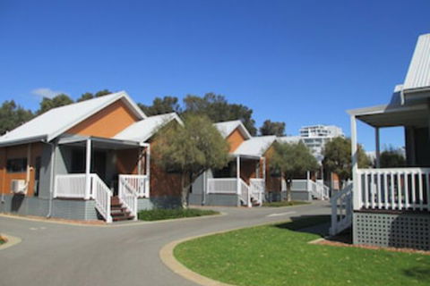 Mandurah Ocean Marina Chalets - Accommodation Port Macquarie 0