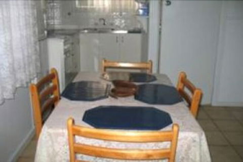 Hutton Hide Away - Accommodation Port Macquarie 4