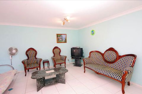 Pelican Place - Accommodation Port Macquarie 0