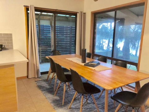 The Basin Waterfront - Accommodation Port Macquarie 6