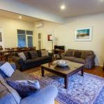 Jordan House - Accommodation Port Macquarie 0