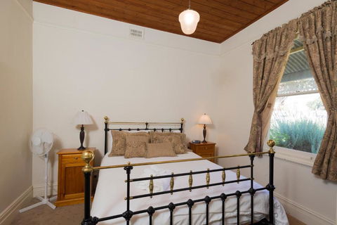 Abaleen House - Accommodation Port Macquarie 2
