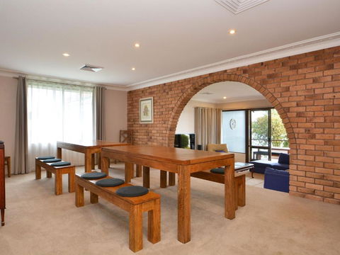The House On The Lake At Fishing Point Lake Macquarie Honestly Put The Line In & Catch Fish - Accommodation Port Macquarie 5