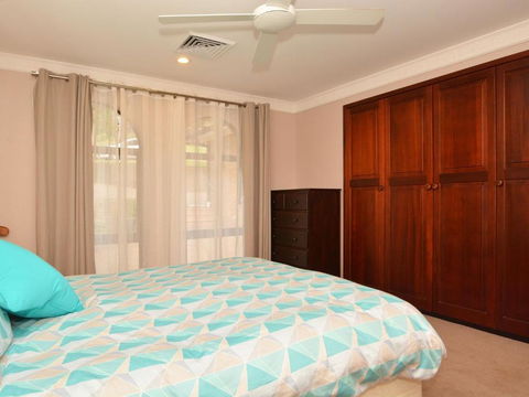 The House On The Lake At Fishing Point Lake Macquarie Honestly Put The Line In & Catch Fish - Accommodation Port Macquarie 6