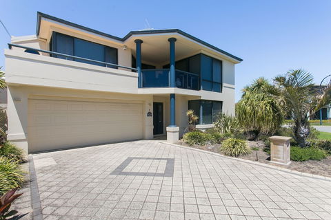 Seahaven Villas By Rockingham Apartments - Accommodation Port Macquarie 2