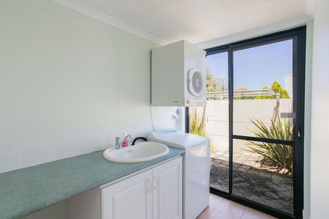 Seahaven Villas By Rockingham Apartments - Accommodation Port Macquarie 0