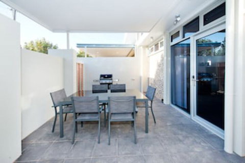 Loxton Courthouse Apartments - Accommodation Port Macquarie 0