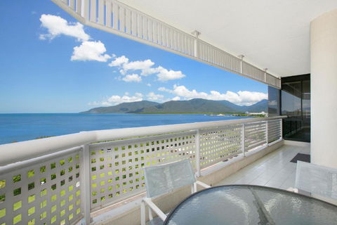 Cairns Ocean View Apartment - Accommodation Port Macquarie 2