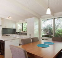 Maryrose Beautiful close walk to the beach - Accommodation Port Macquarie