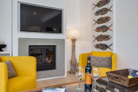 Capella Villa No. 2 Luxury With Outdoor Kitchen - Accommodation Port Macquarie 3