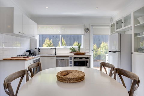 Capella Villa No. 2 Luxury With Outdoor Kitchen - Accommodation Port Macquarie 2