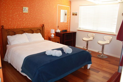 Shark Bay B & B - Accommodation Port Macquarie 4