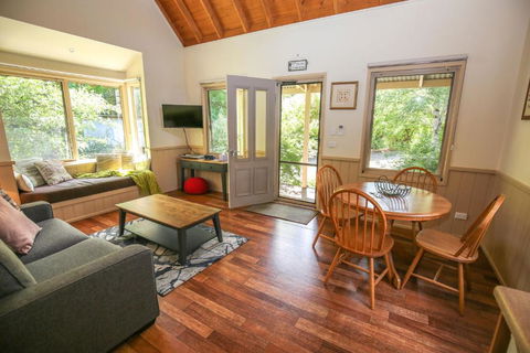 Alpine Arnica Cottage 2 - Accommodation Port Macquarie 4