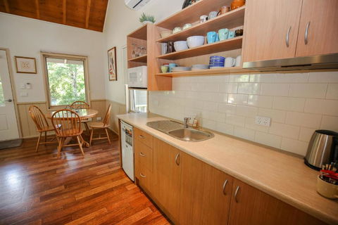 Alpine Arnica Cottage 2 - Accommodation Port Macquarie 6