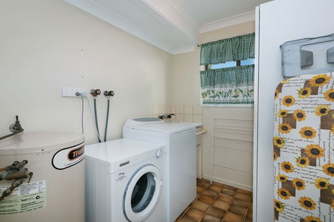Beachside Holiday Home - Accommodation Port Macquarie 2