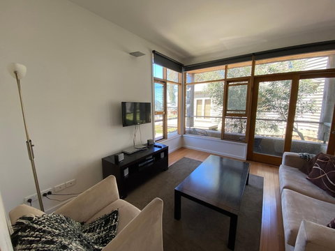 Triggerplant 1 - Accommodation Port Macquarie 0