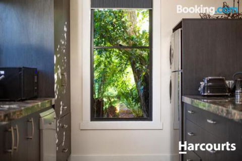 The WeareHouse In Deloraine - Accommodation Port Macquarie 7