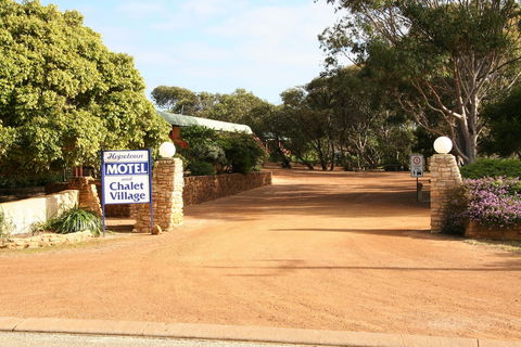 Hopetoun Motel & Chalet Village - Accommodation Port Macquarie 5