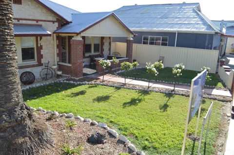 Two Cow Cottage Bed & Breakfast - Accommodation Port Macquarie 4