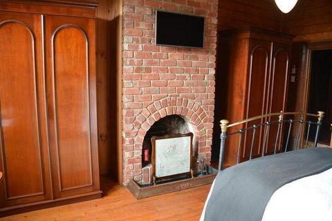 Portarlington Vicarage - Accommodation Port Macquarie 0