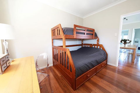 Bundeena Base Holiday Home - Accommodation Port Macquarie 3