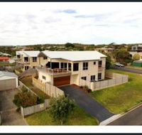 Twelve Apostles Beach House B  B