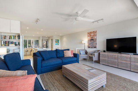 Comfortable & Stylish With Rooftop Spa - Accommodation Port Macquarie 5