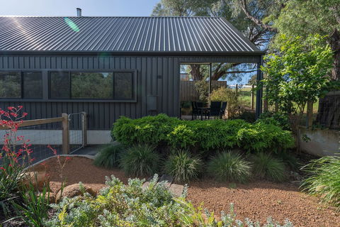 Margaret River Bungalows - Accommodation Port Macquarie 4