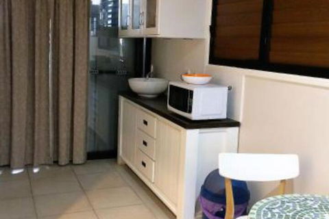 Inner City Granny Flat - Accommodation Port Macquarie 2
