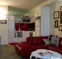 Quiet Laneway Apartment Near Bourke St. Mall - Accommodation Port Macquarie