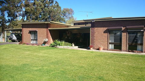 Hilltop Escape B&B - Accommodation Port Macquarie 0