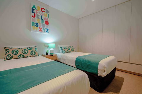 Absolute Collins - Accommodation Port Macquarie 7