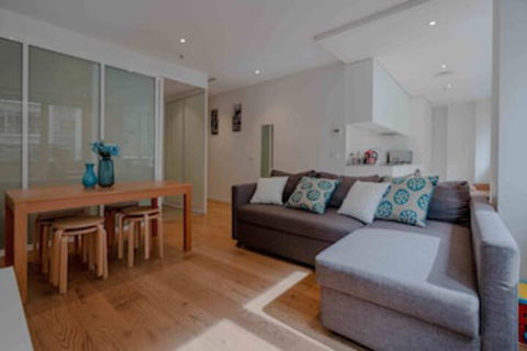 Absolute Collins - Accommodation Port Macquarie 0