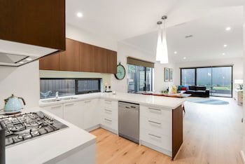 Boutique Stays - Caulfield Central - Accommodation Port Macquarie 2