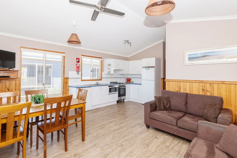 Holiday Haven Lake Tabourie - Accommodation Port Macquarie 6