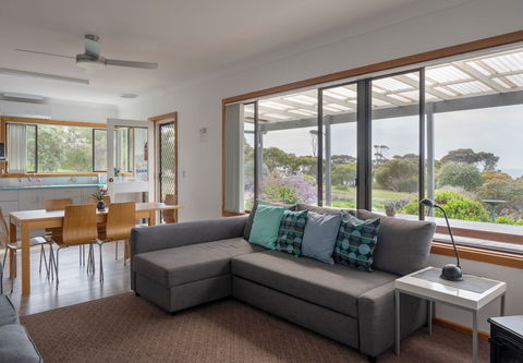 Emu Bay Holiday Homes - Accommodation Port Macquarie 4