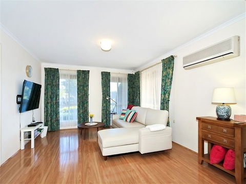 Moana Magic - Accommodation Port Macquarie 1