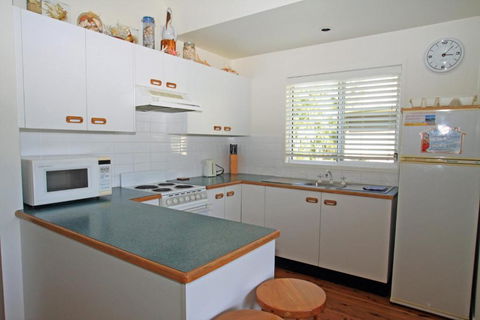 Beach Shack On The Lagoon - Accommodation Port Macquarie 4