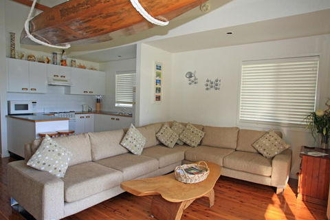 Beach Shack On The Lagoon - Accommodation Port Macquarie 1