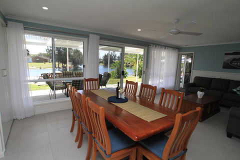 The Waterfront On Teal - Accommodation Port Macquarie 6
