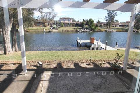 Waterfront On Sandpiper - Accommodation Port Macquarie 7
