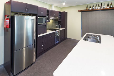 Kickenback Chalet - Contemporary Chalet In The Heart Of Crackenback - Accommodation Port Macquarie 4