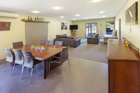 Kickenback Chalet - Contemporary Chalet In The Heart Of Crackenback - Accommodation Port Macquarie 3