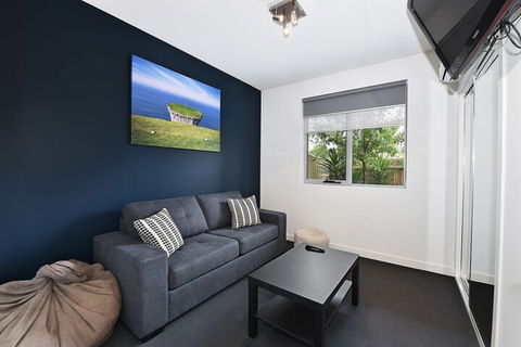 Close To Airport City & Shops - Accommodation Port Macquarie 7