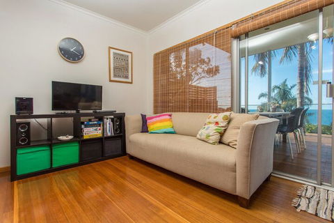 Pambula Family Beach House - Accommodation Port Macquarie 4