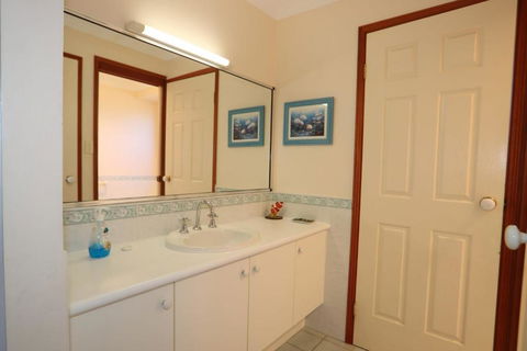 Fishermans Delight Waterfront - Accommodation Port Macquarie 5