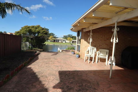 Fishermans Delight Waterfront - Accommodation Port Macquarie 2